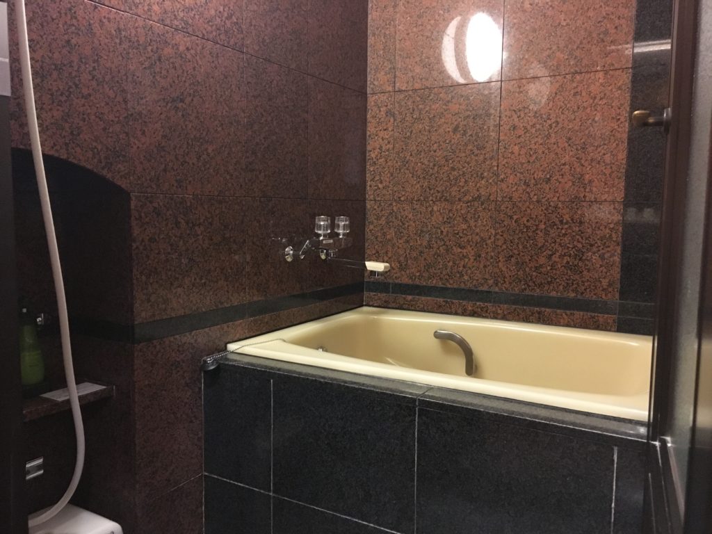鎌倉パークホテル客室内の浴室