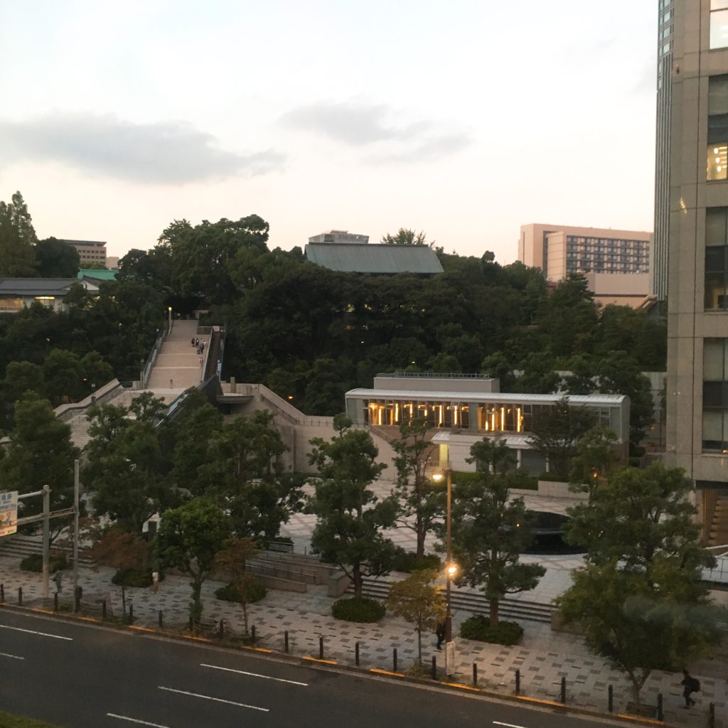 トスラブ山王健保会館バーブロッサムから見える日枝神社の風景